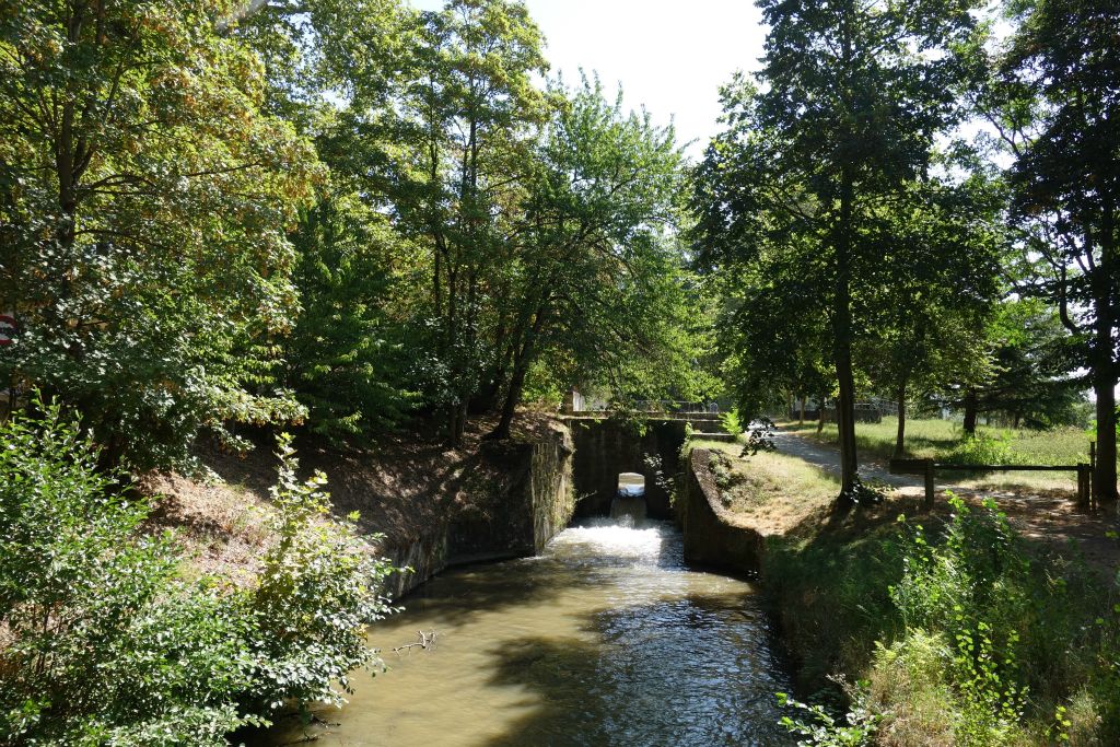 La rigole de Naurouze qui alimente le canal